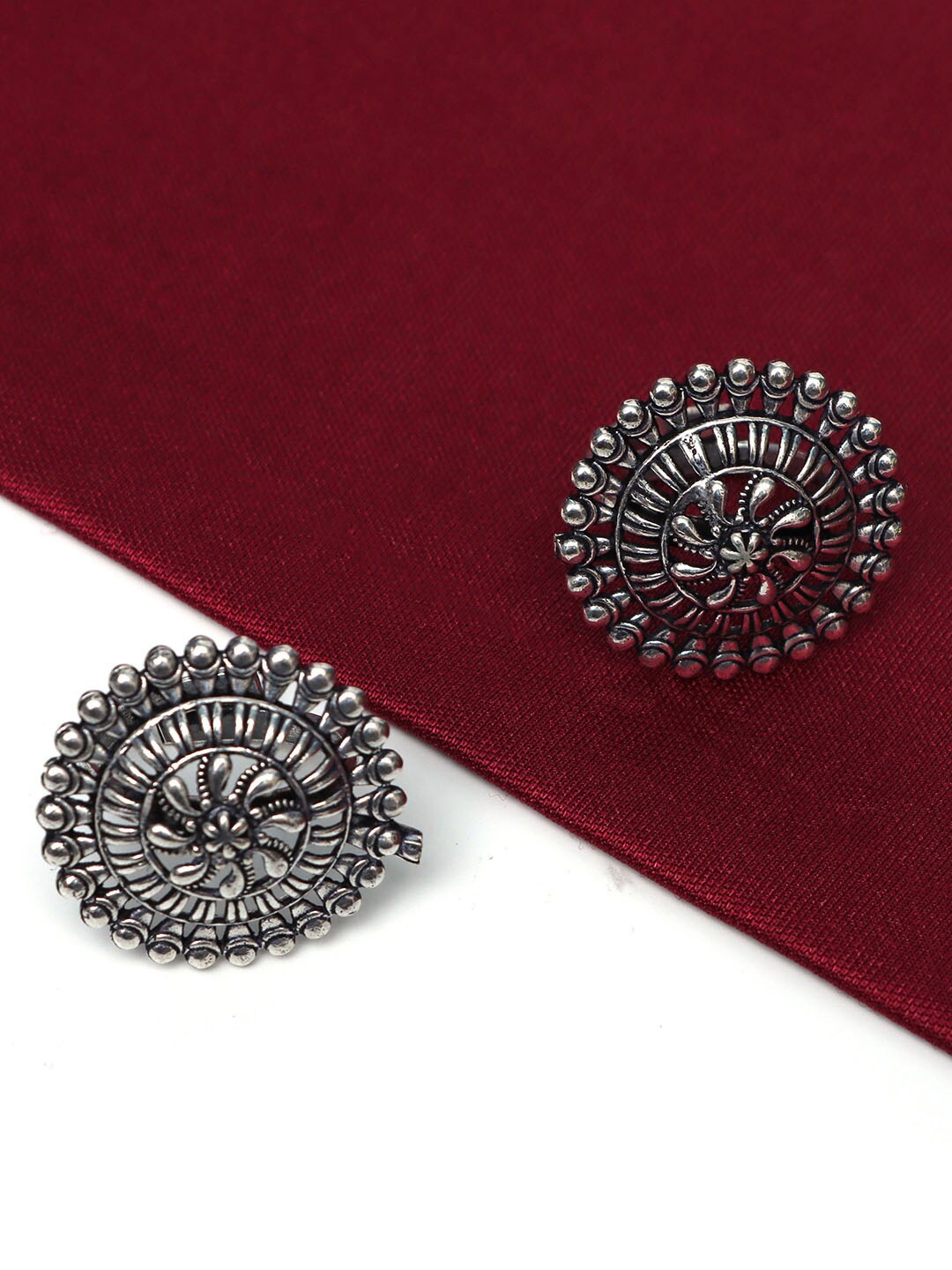 

Ozanoo Set Of 2 Silver-Plated Oxidised Toe Rings