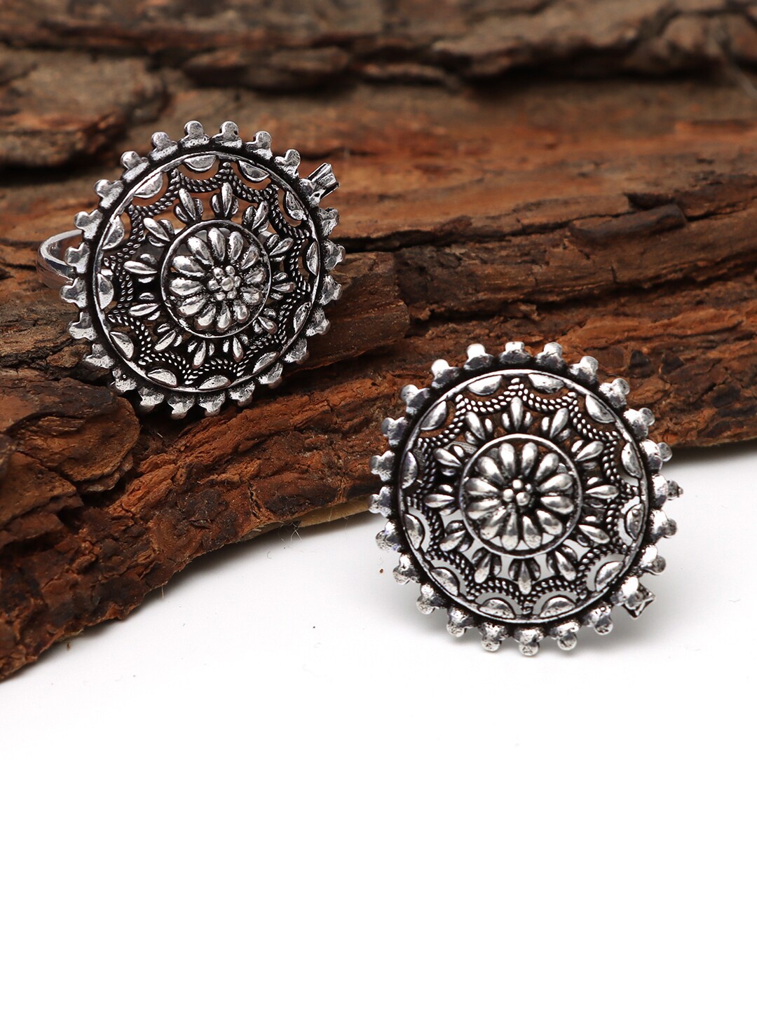 

Ozanoo Silver-Plated Textured Detail Oxidised Silver Toe Rings