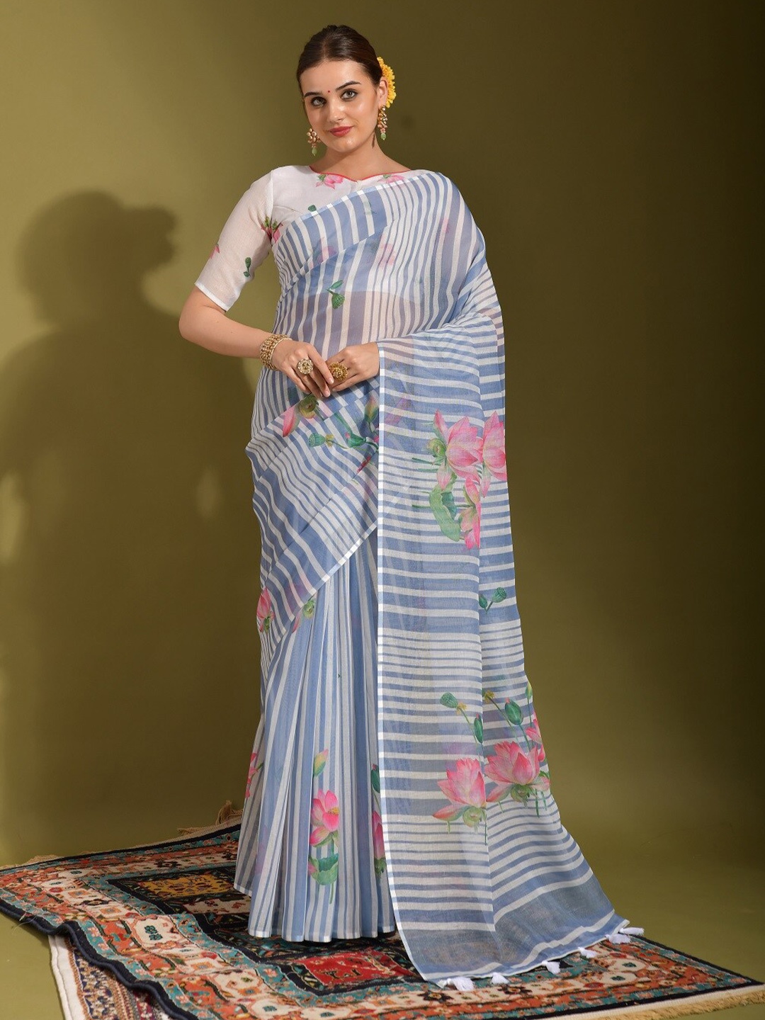 

Mitera Pink & Blue Floral Zari Pure Chiffon Banarasi Saree