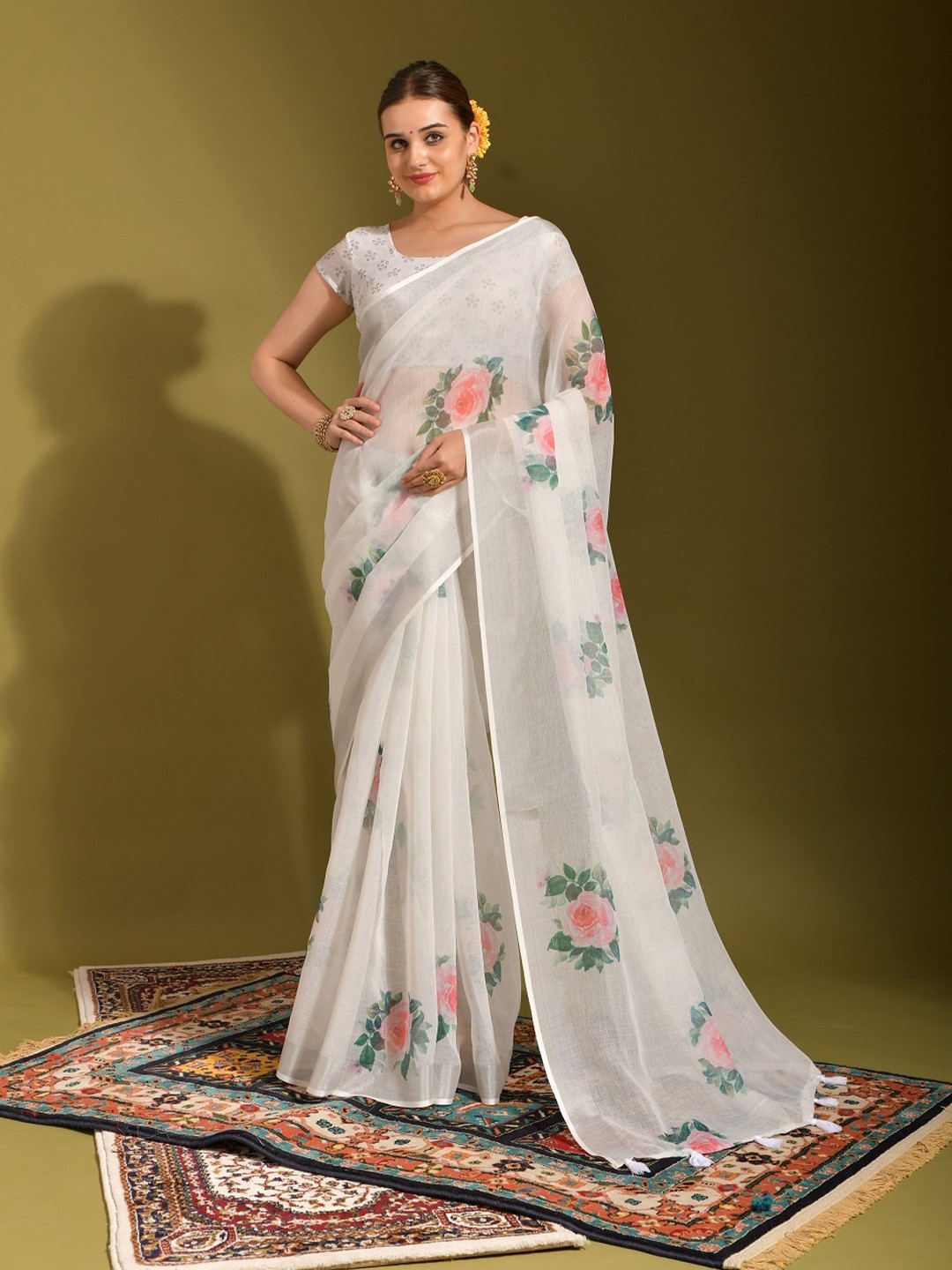 

Mitera Floral Zari Pure Linen Banarasi Saree, White