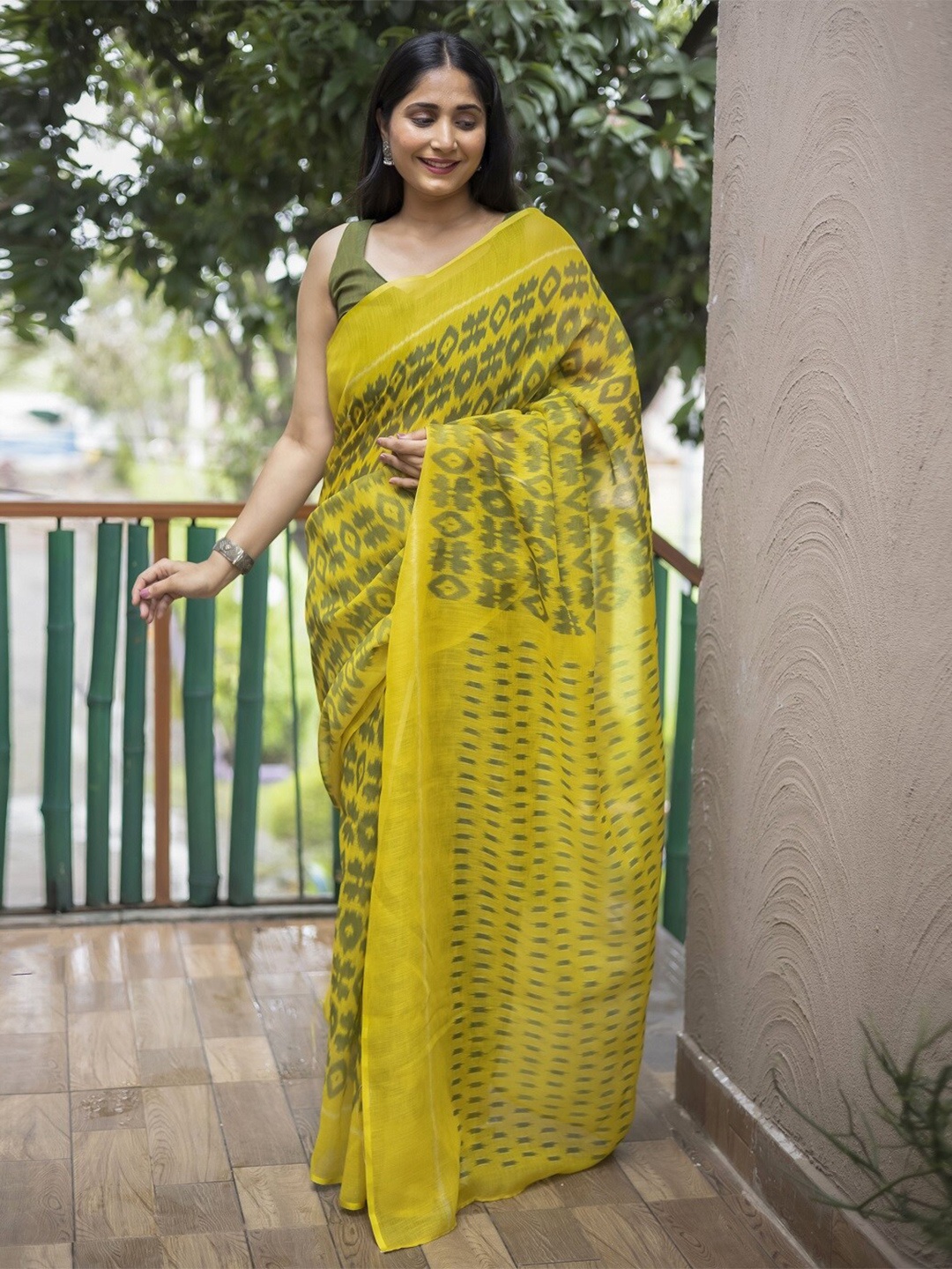 

Mitera Lime Green Ethnic Motifs Pure Cotton Banarasi Saree