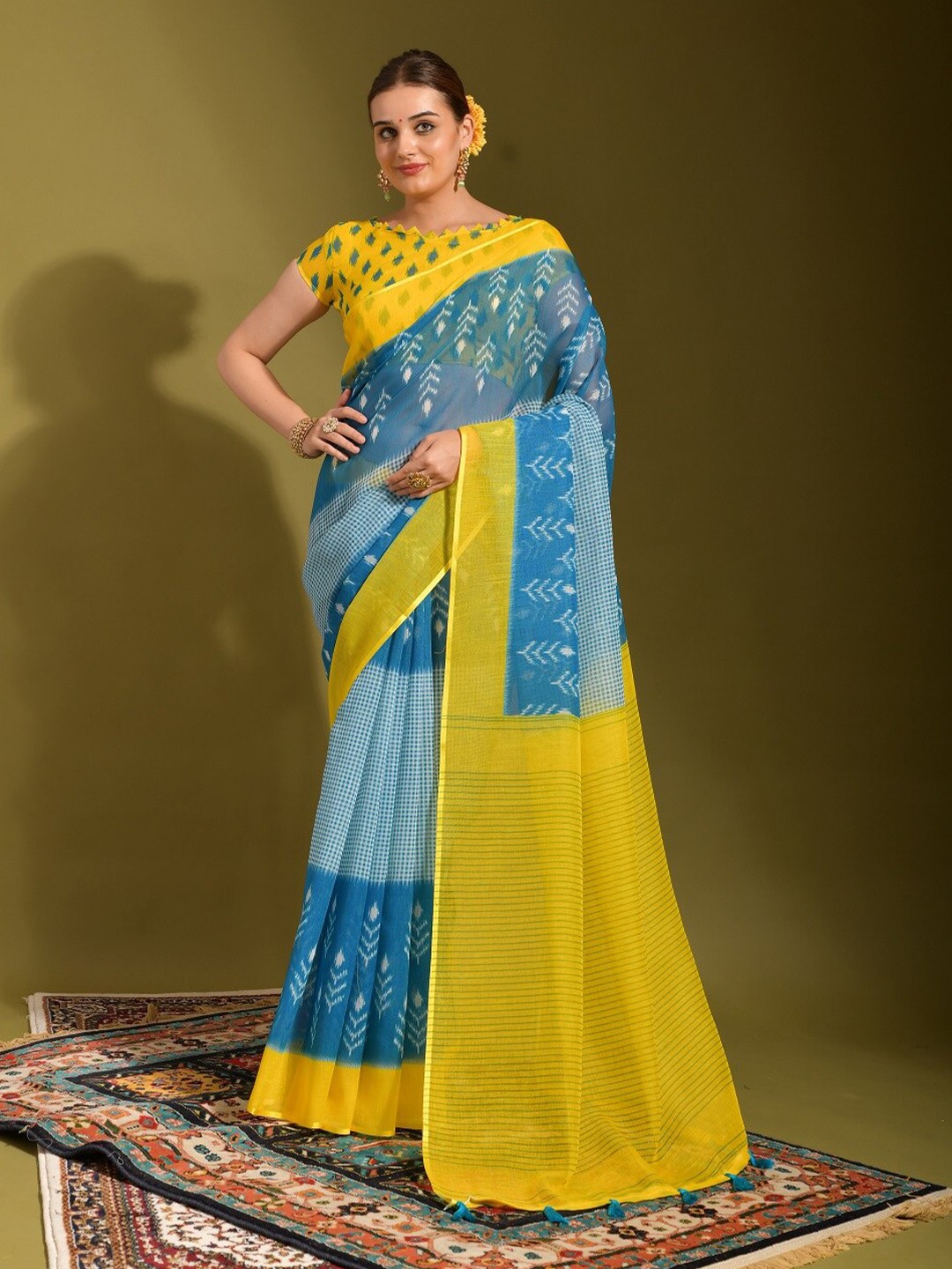 

Mitera Blue & Green Floral Pure Linen Banarasi Saree