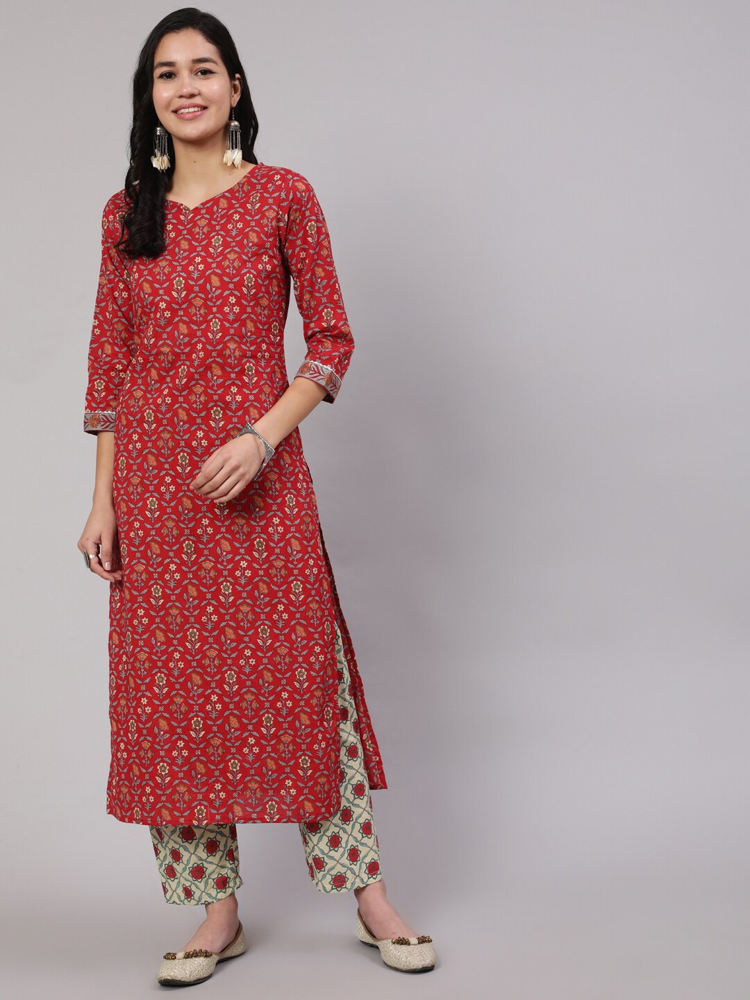 

Nayo Women Floral Printed Cotton Kurta, Red