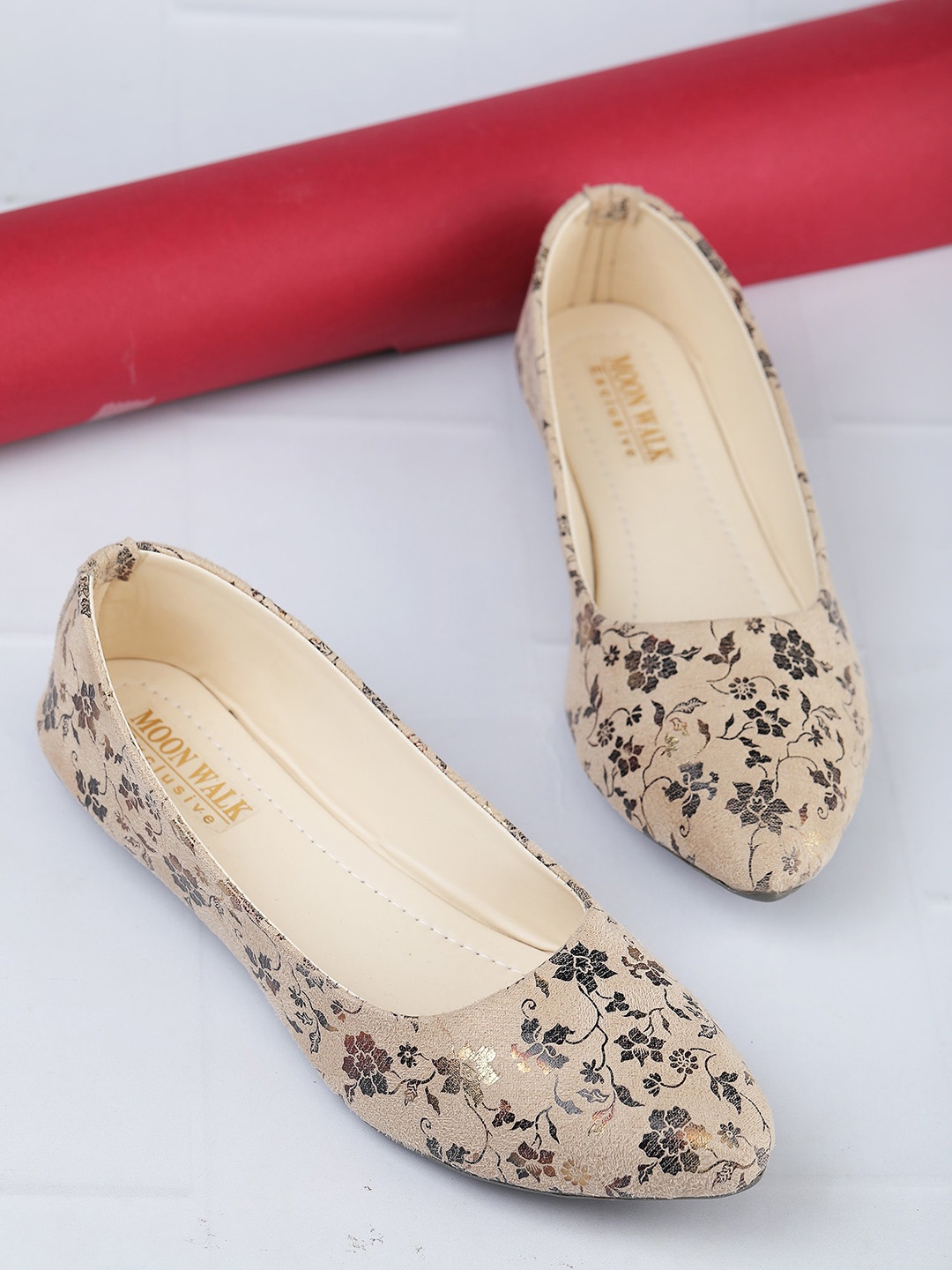 

Moonwalk Women Printed Ballerinas, Cream