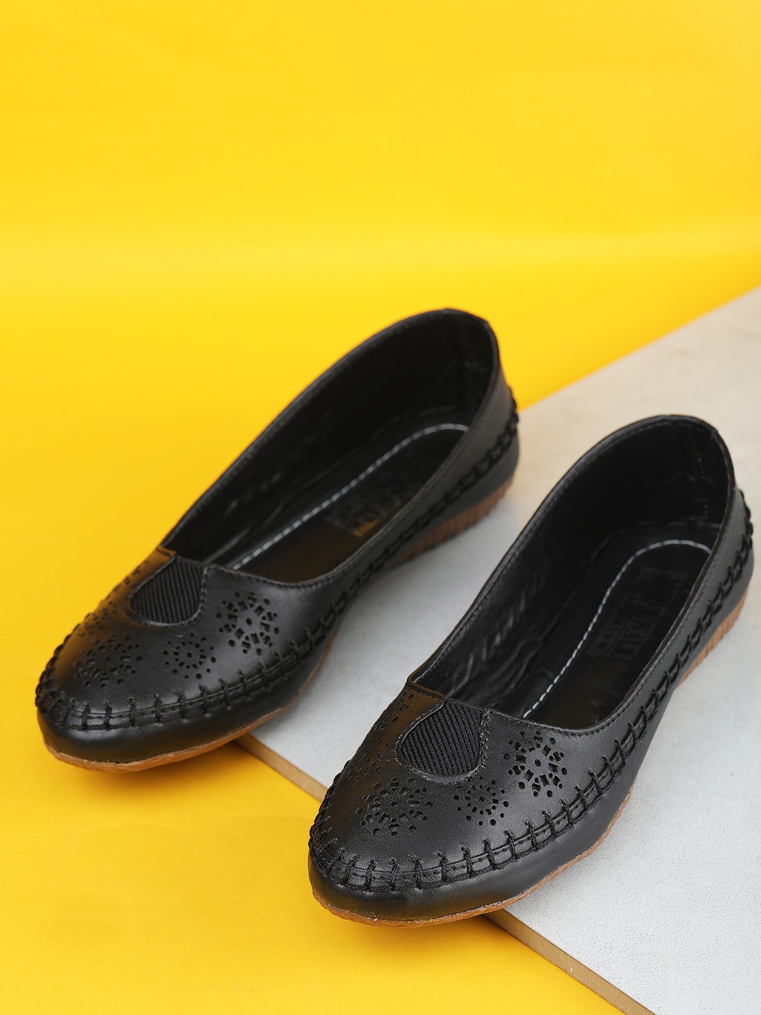 

Moonwalk Women Textured Ballerinas With Laser Cuts, Black