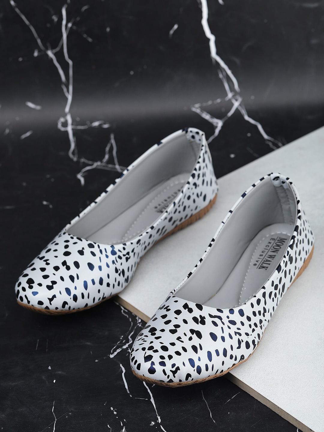 

Moonwalk Women Printed Ballerinas, White