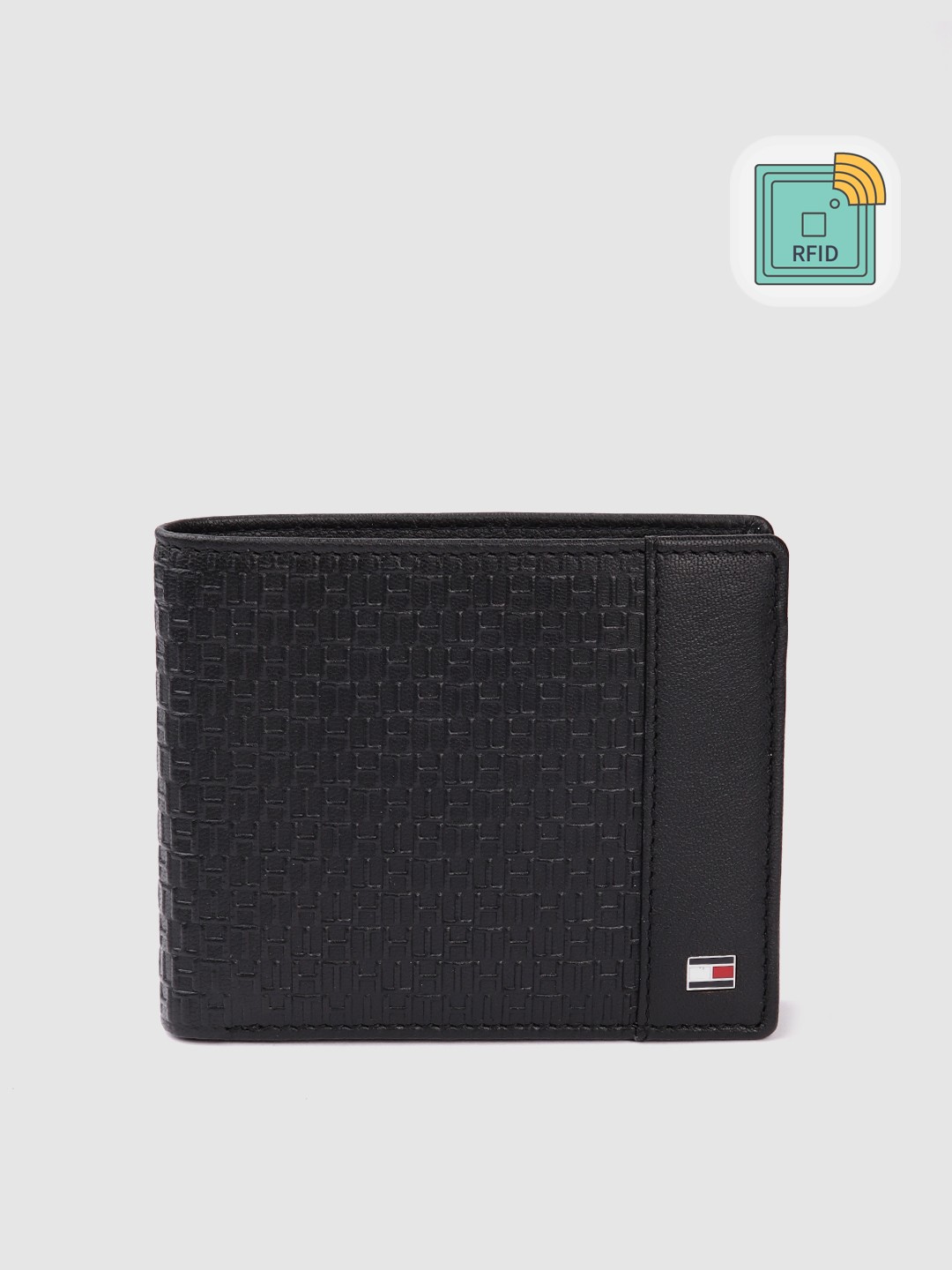 

Tommy Hilfiger Men Black Textured Leather Two Fold Wallet
