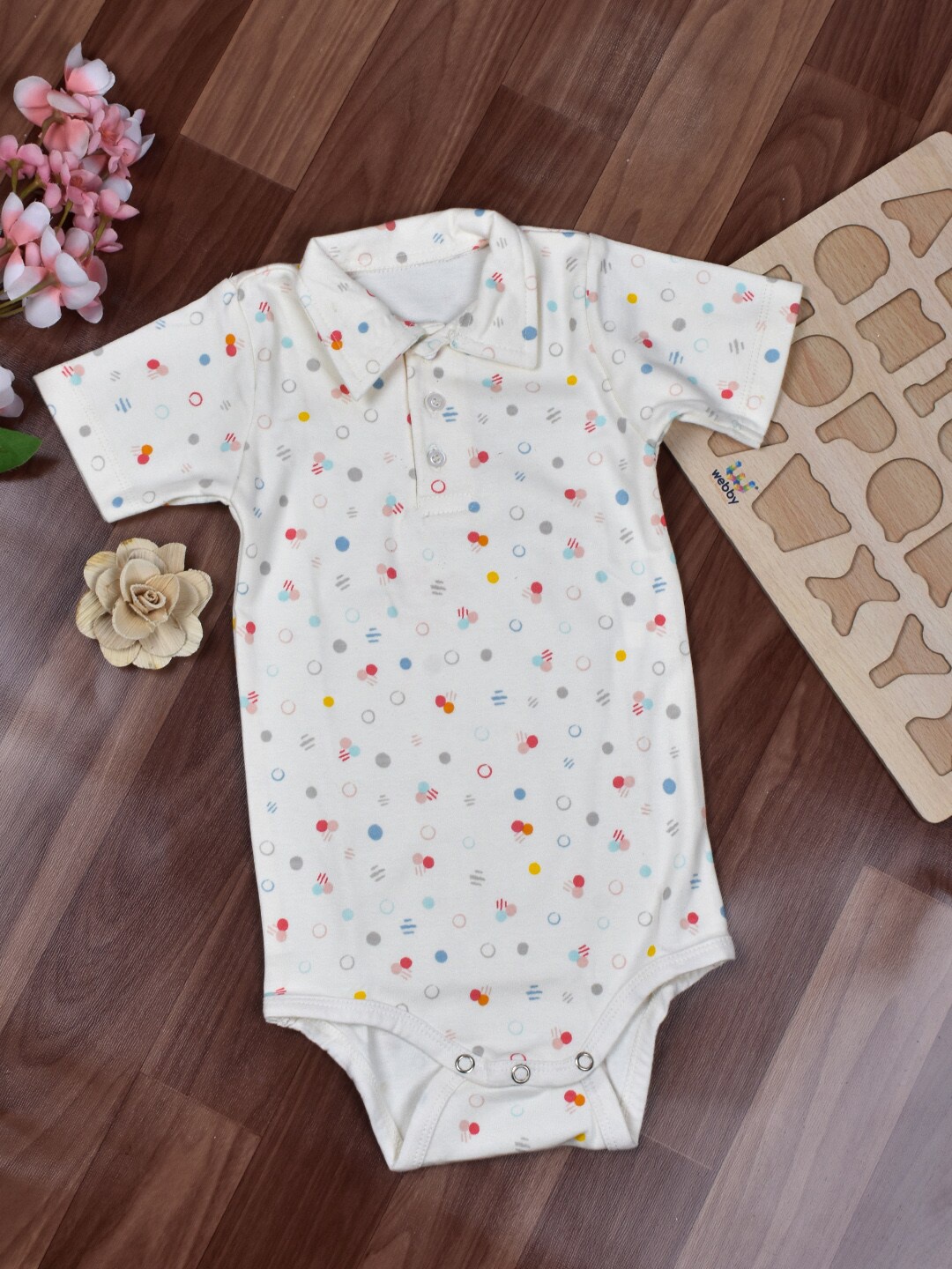 

Moms Home Infant Printed Organic Cotton Bodysuit, White