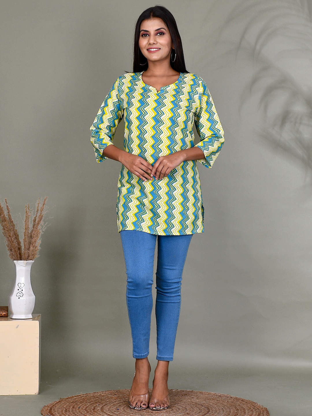 

Kesarya Chevron Printed Pure Cotton Kurti, Green