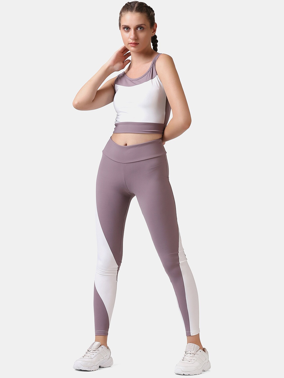 

Aesthetic Bodies Women Colourblocked Sports TopWith Tights Co-Ords Set, Mauve
