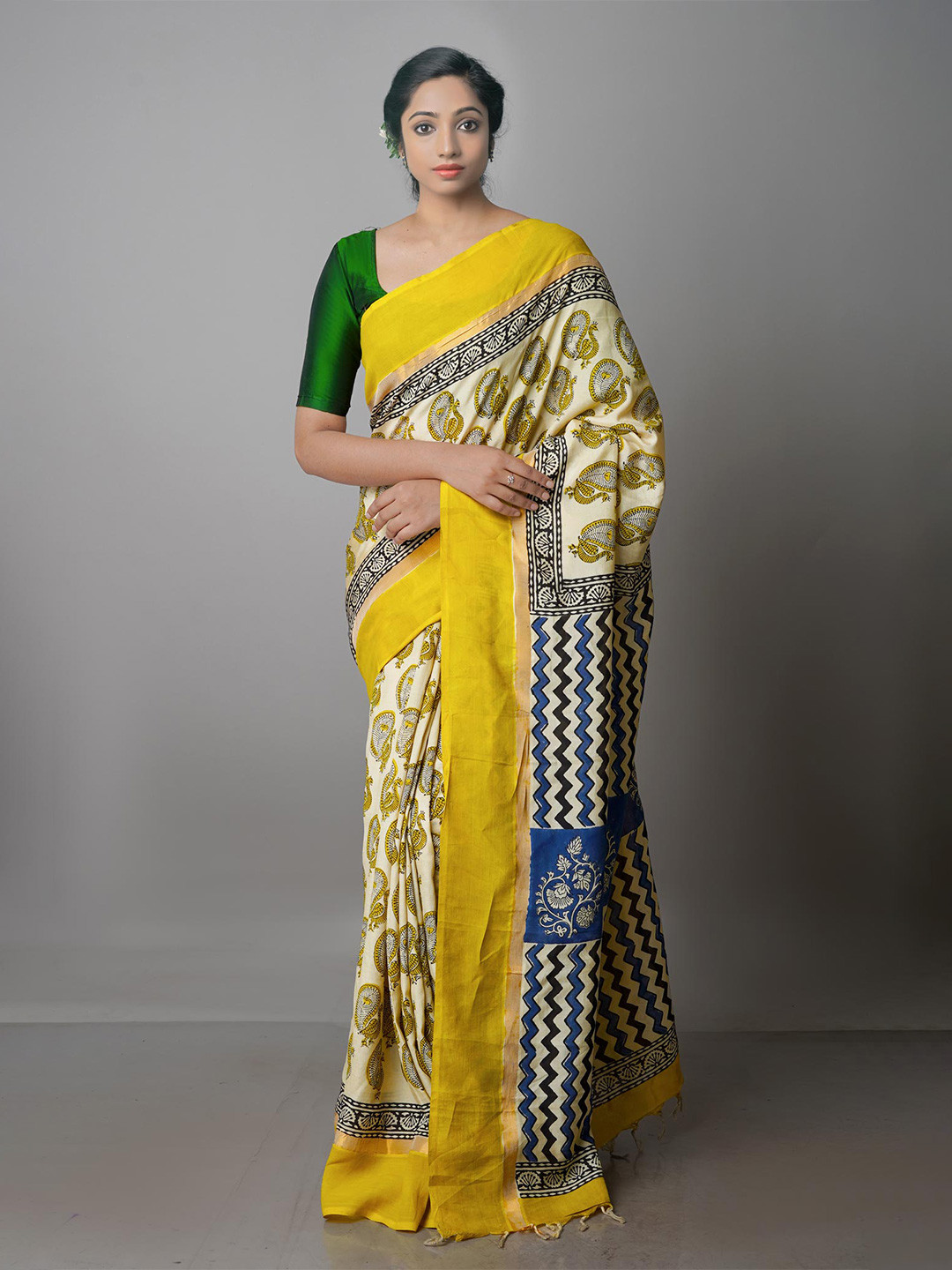 

Unnati Silks Ethnic Motifs Silk Blend Bagru Saree, Cream