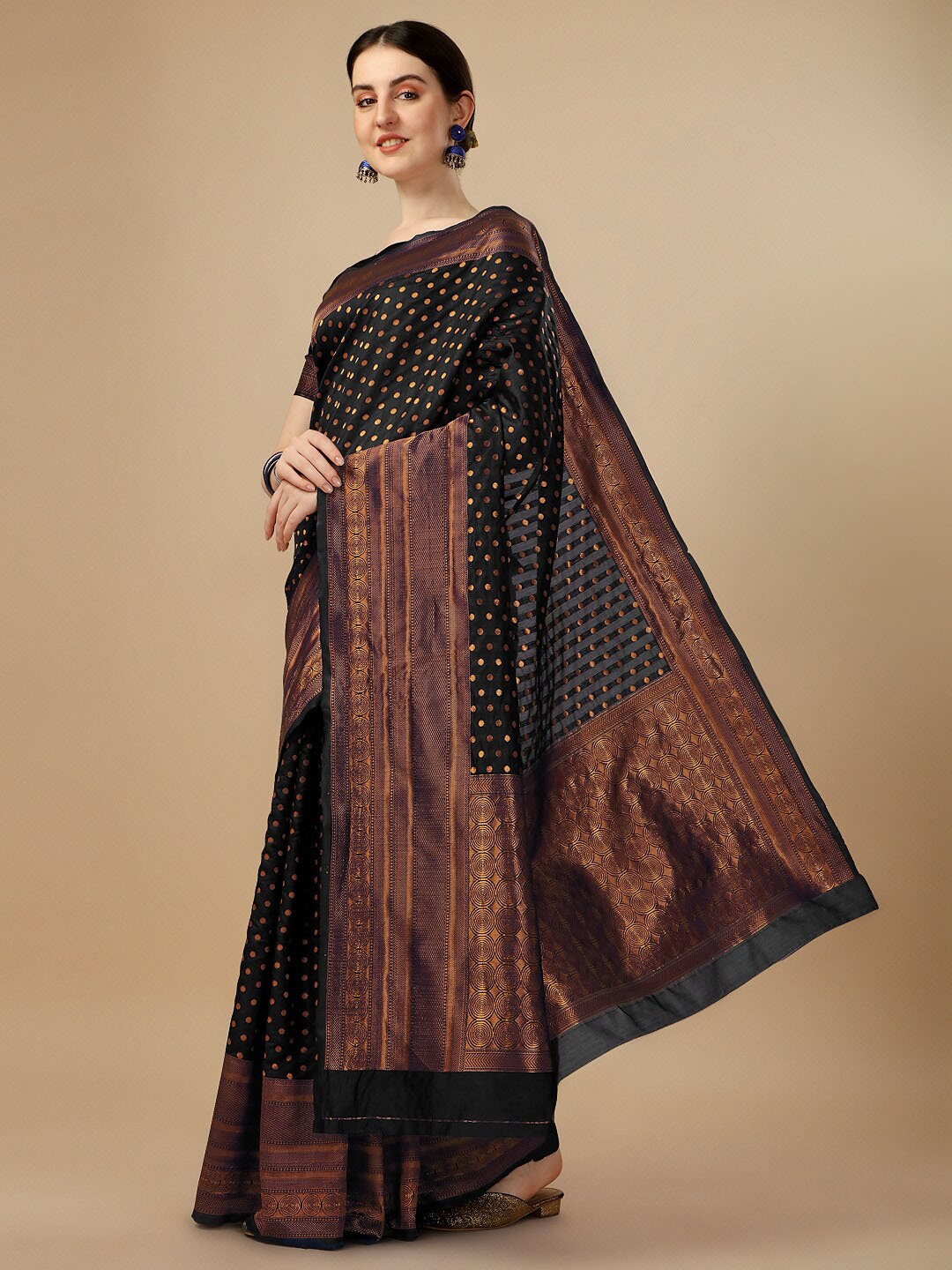 

Naishu Trendz Woven Design Zari Pure Silk Kanjeevaram Saree, Black