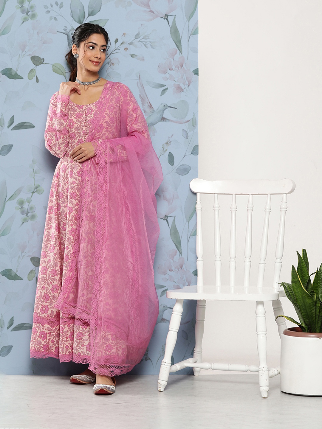 

Divena Women Floral Printed Pure Cotton Kurta with Trousers & With Dupatta, Pink