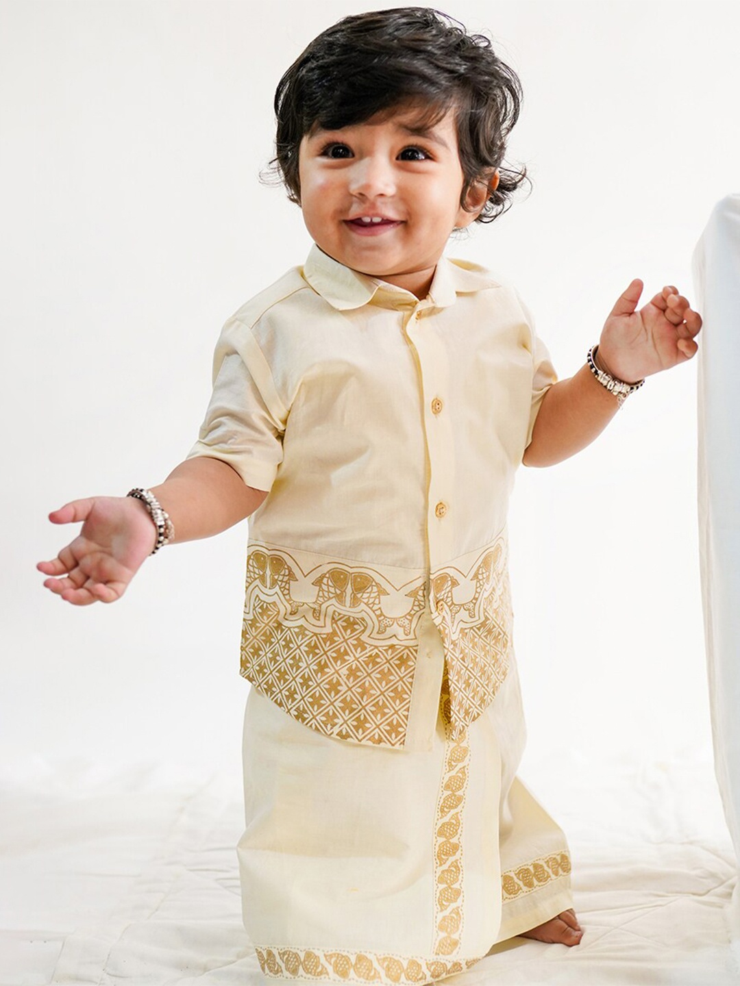 

Tiber Taber Boys Printed Shirt With Dhoti, Cream