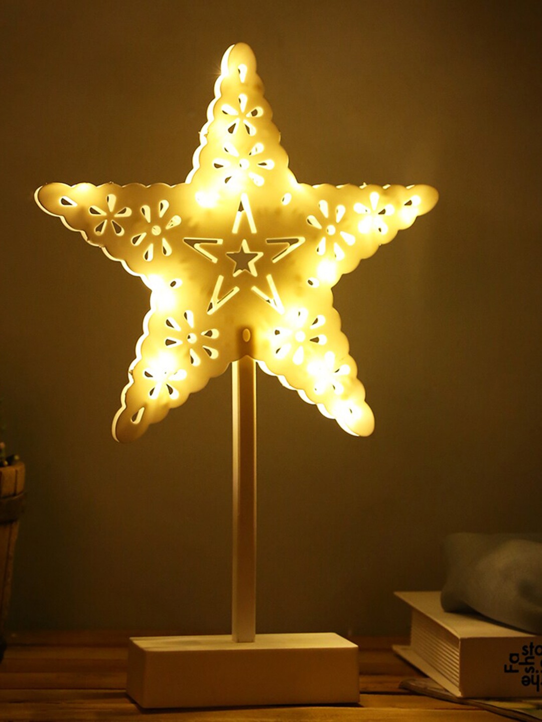 

TAYHAA White Textured Star-Shaped Acrylic LED Table Lamp