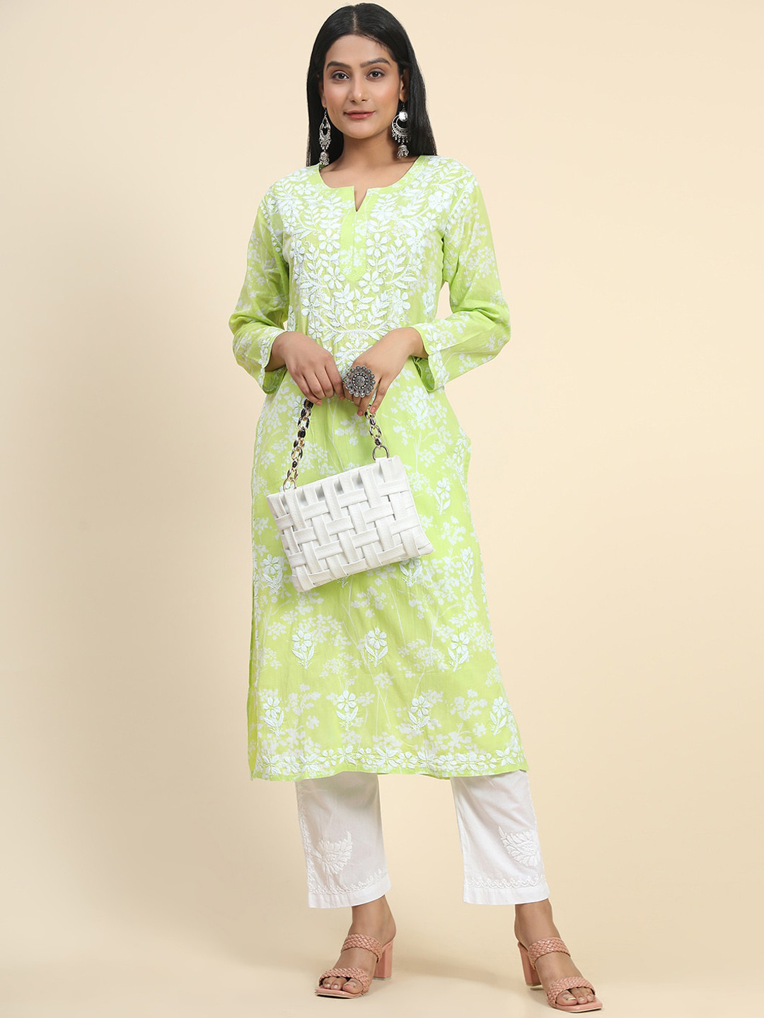 

HOUSE OF KARI Women Floral Embroidered Floral Kurta, Green