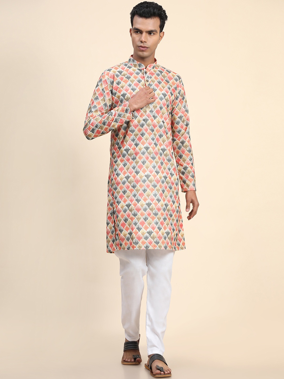 

Ekta Textiles Men Abstract Printed Pure Cotton Kurta with Pyjamas, Pink