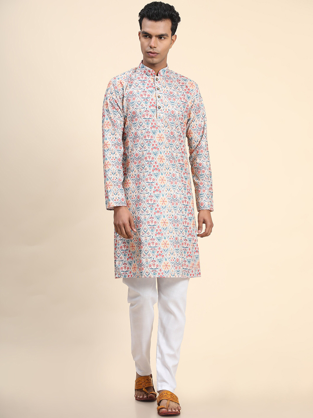 

Ekta Textiles Men Ethnic Motifs Printed Mandarin Collar Pure Cotton Kurta with Pyjamas, White