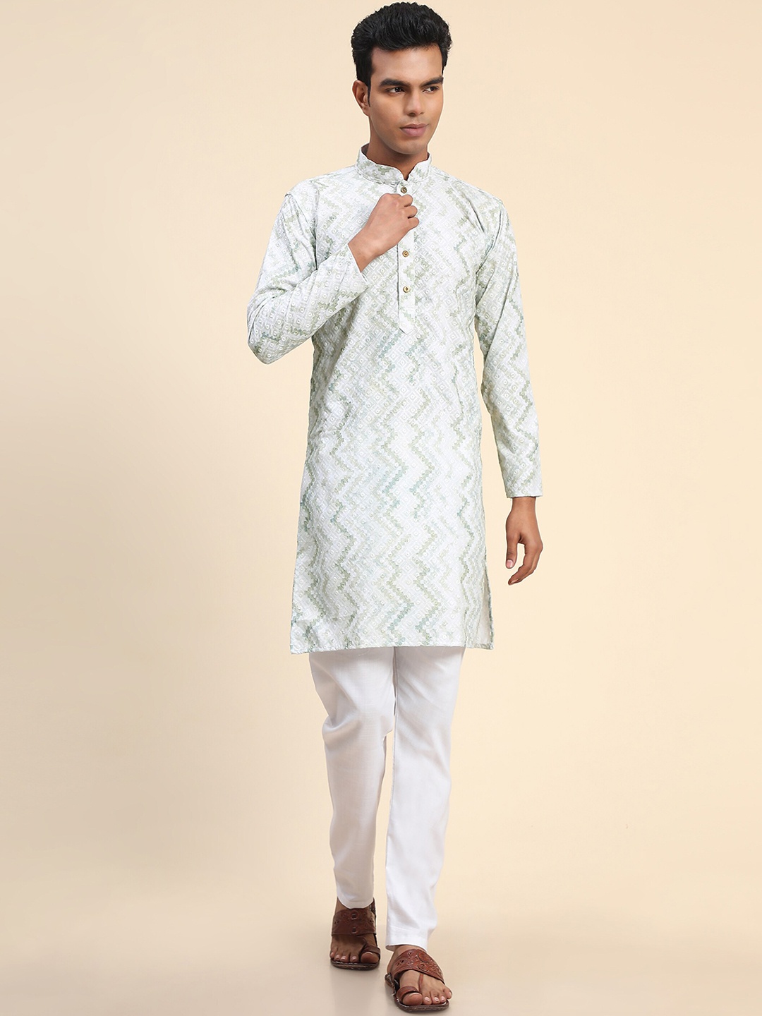 

Ekta Textiles Men Sequinned Pure Cotton Kurta with Pyjamas, White