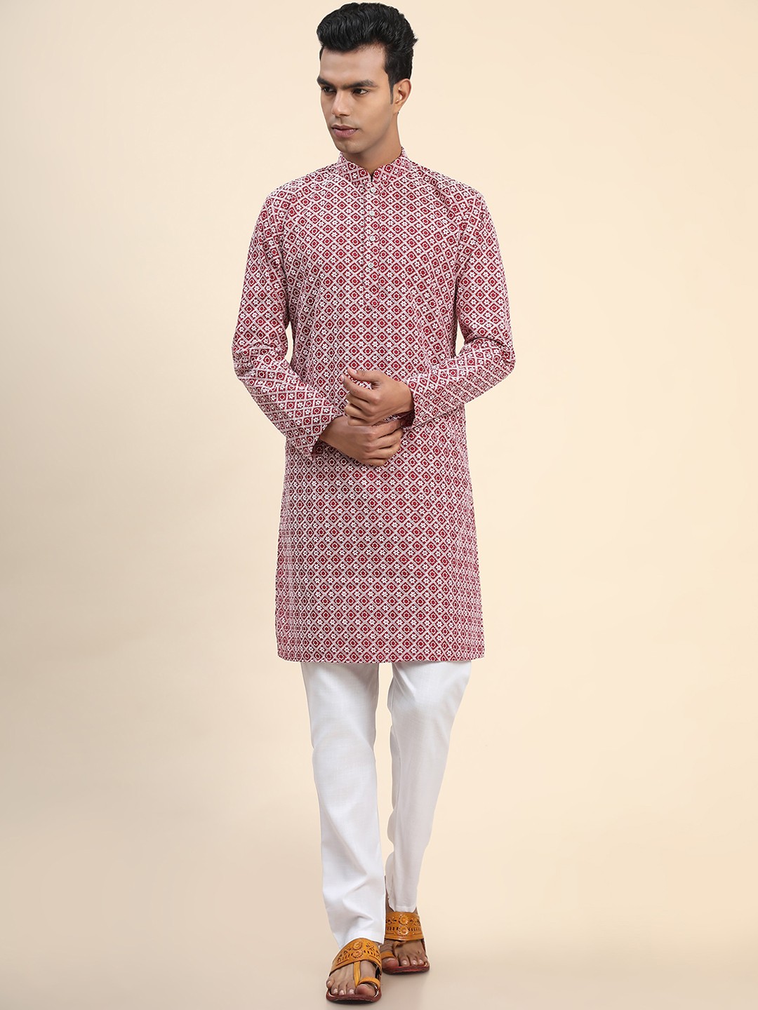 

Ekta Textiles Men Ethnic Motifs Embroidered Pure Cotton Kurta with Pyjamas, Magenta
