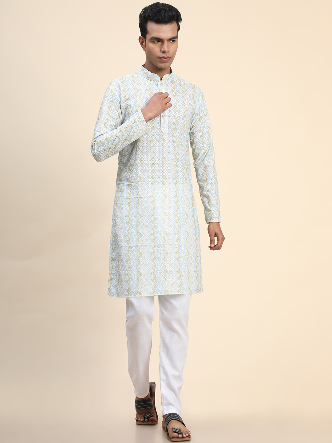 

Ekta Textiles Men Ethnic Motifs Thread Work Pure Cotton Kurta with Pyjamas, White