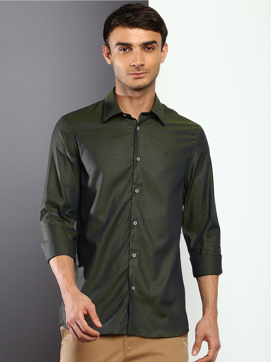 

Calvin Klein Jeans Men Pure Cotton Slim Fit Casual Shirt, Olive