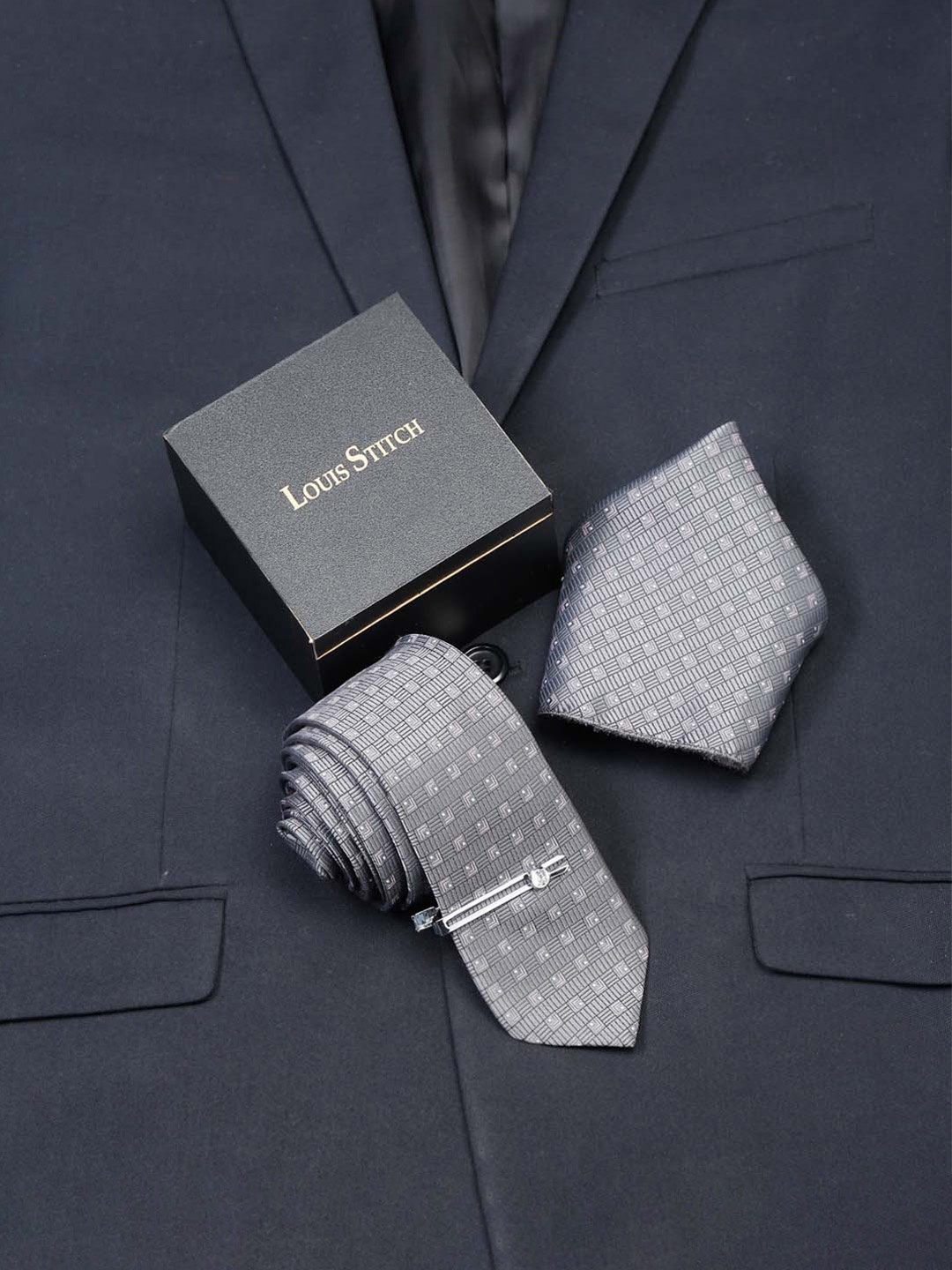 

LOUIS STITCH Men Silk Necktie Accessory Gift Set, Multi