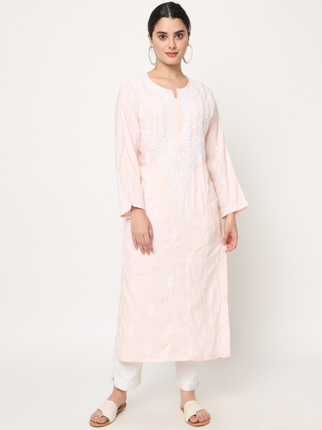 

PARAMOUNT CHIKAN Ethnic Motifs Embroidered Chikankari Kurta with Trousers, Peach