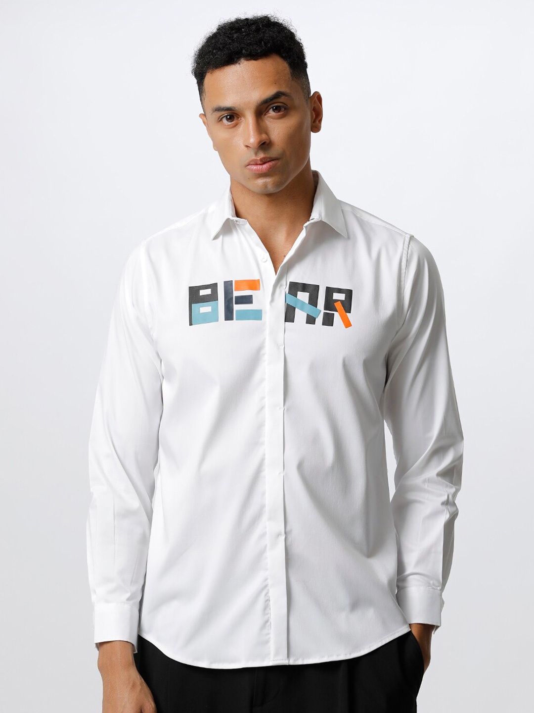 

THE BEAR HOUSE Men Slim Fit Bear Printed Casual Shirt, White
