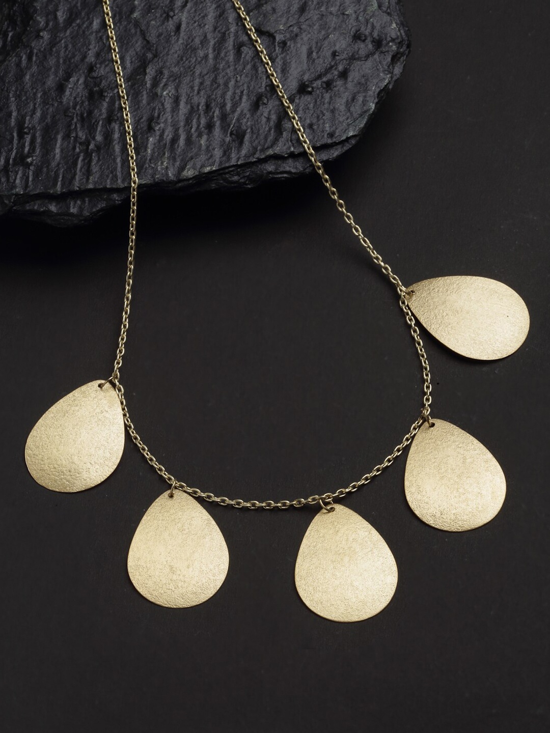 

VOGUE PANASH Gold-Toned Oval Shaped Handcrafted Necklace