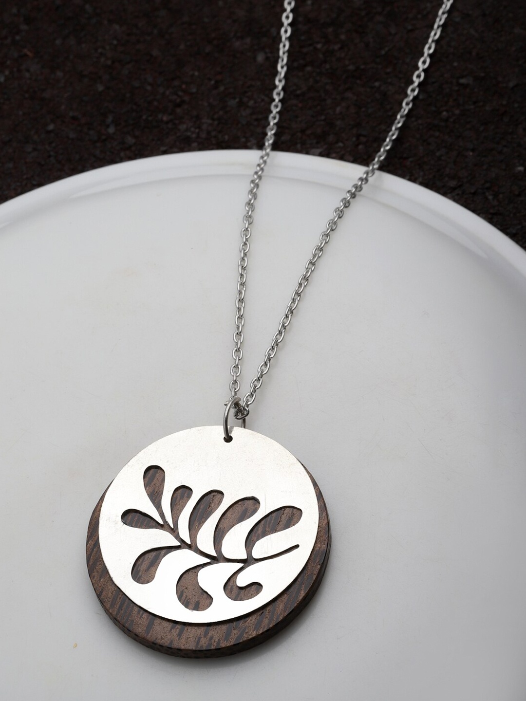 

VOGUE PANASH Silver-Toned Circular Shaped Handcrafted Necklace, Brown