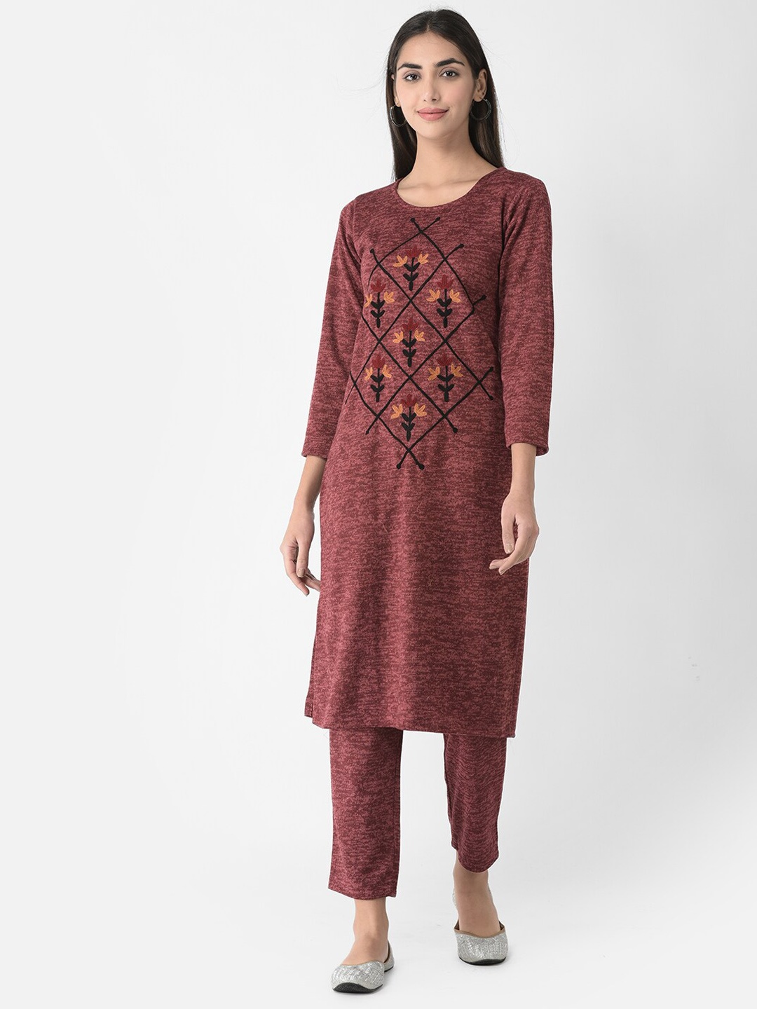 

FNOCKS Women Maroon Floral Embroidered Thread Work Kurta with Trousers & With Dupatta
