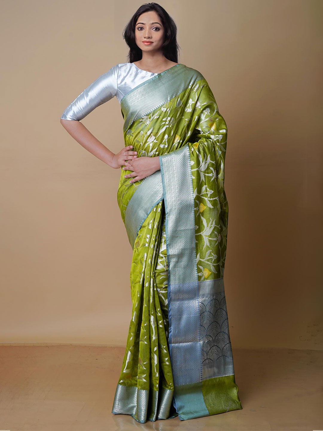 

Unnati Silks Woven Design Zari Silk Blend Banarasi Saree, Olive