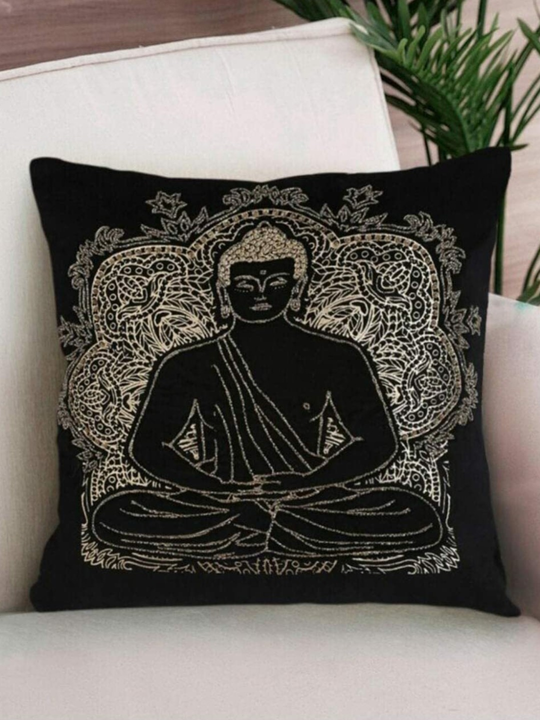 

NISRAG HOME Black & Gold-Toned Ethnic Motif Square Cushion Cover