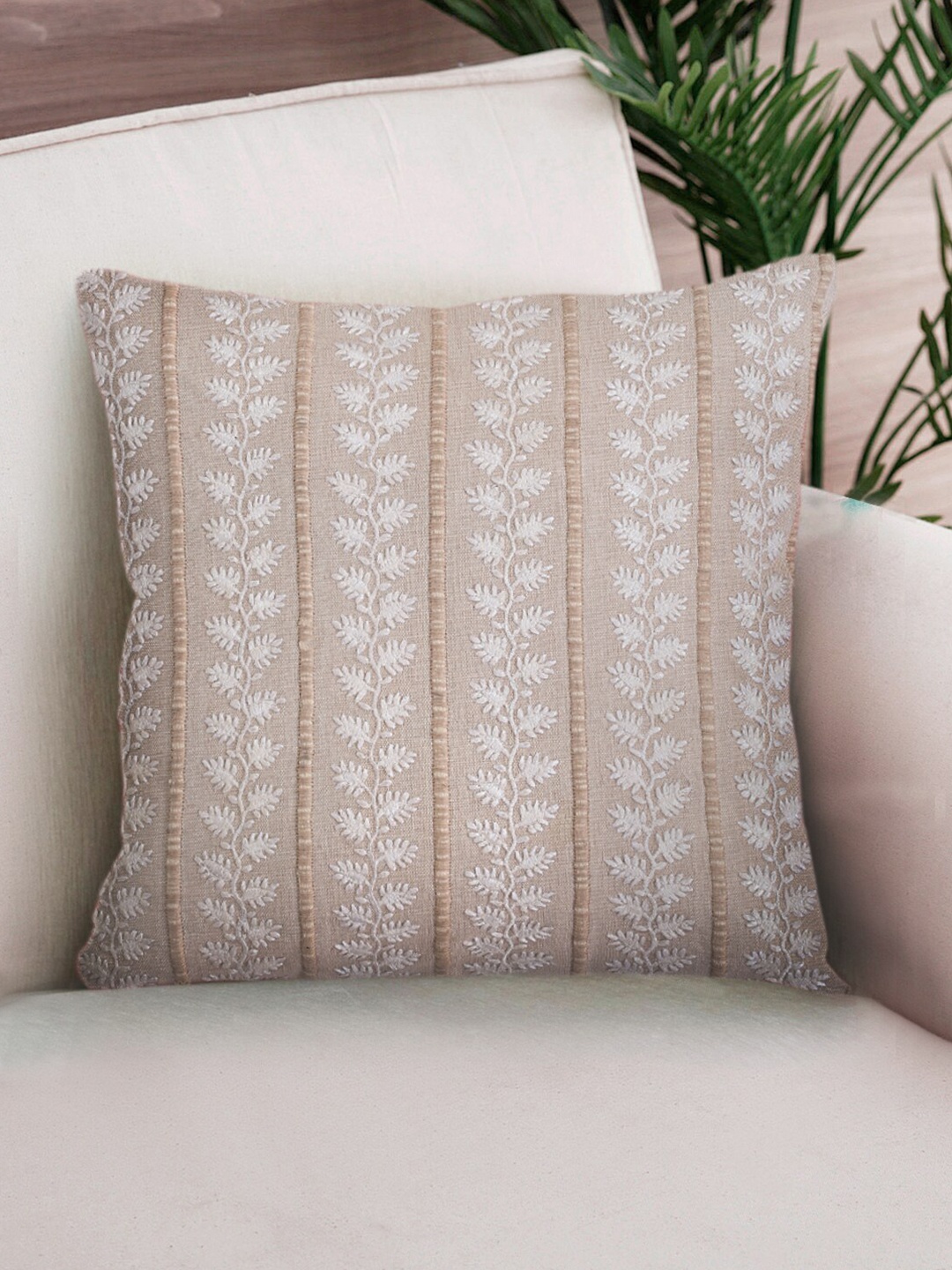 

NISRAG HOME Beige & White Floral Square Cushion Covers