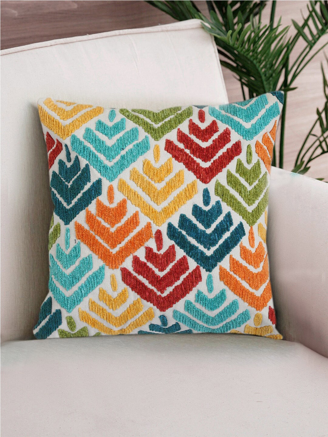 

NISRAG HOME White & Red Geometric Embroidered Square Cushion Cover
