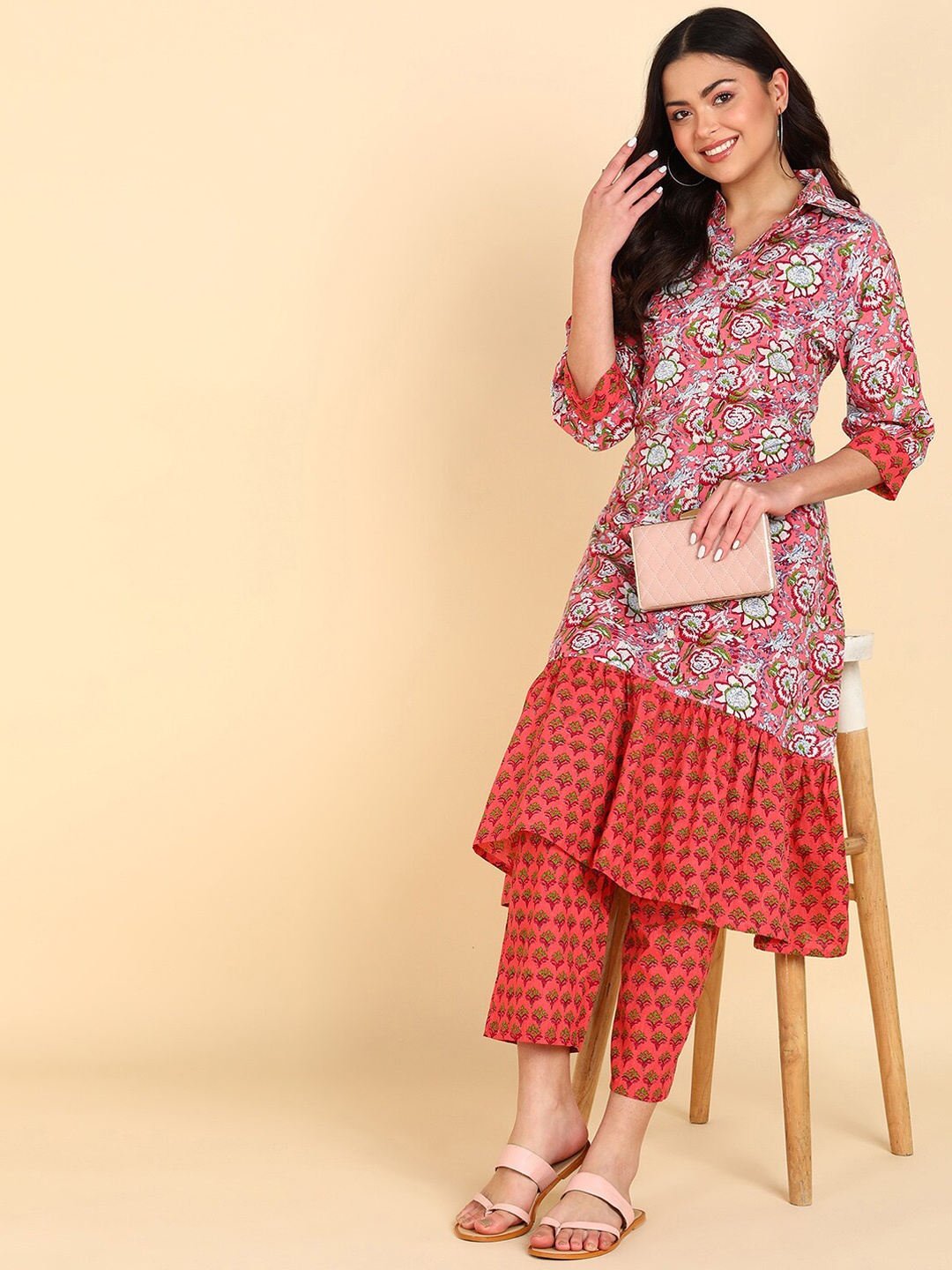 

Sangria Women Floral Printed Tiered Pure Cotton Kurta with Trousers, Red