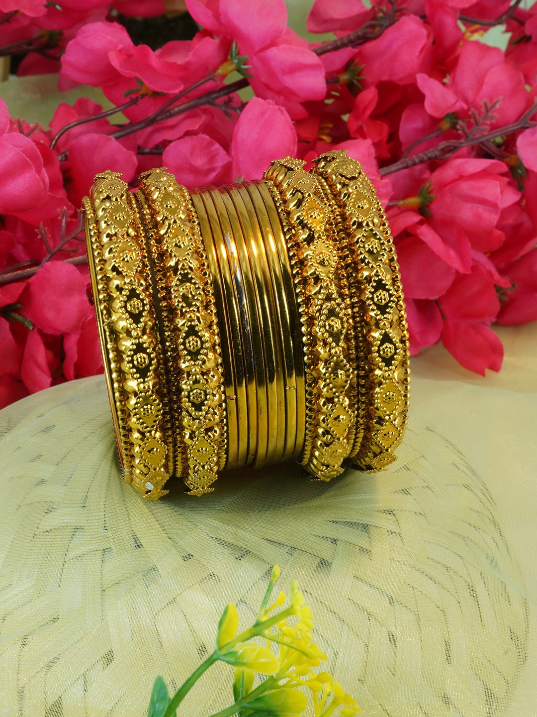 

GRIIHAM Set Of 12 Gold-Plated Bangles