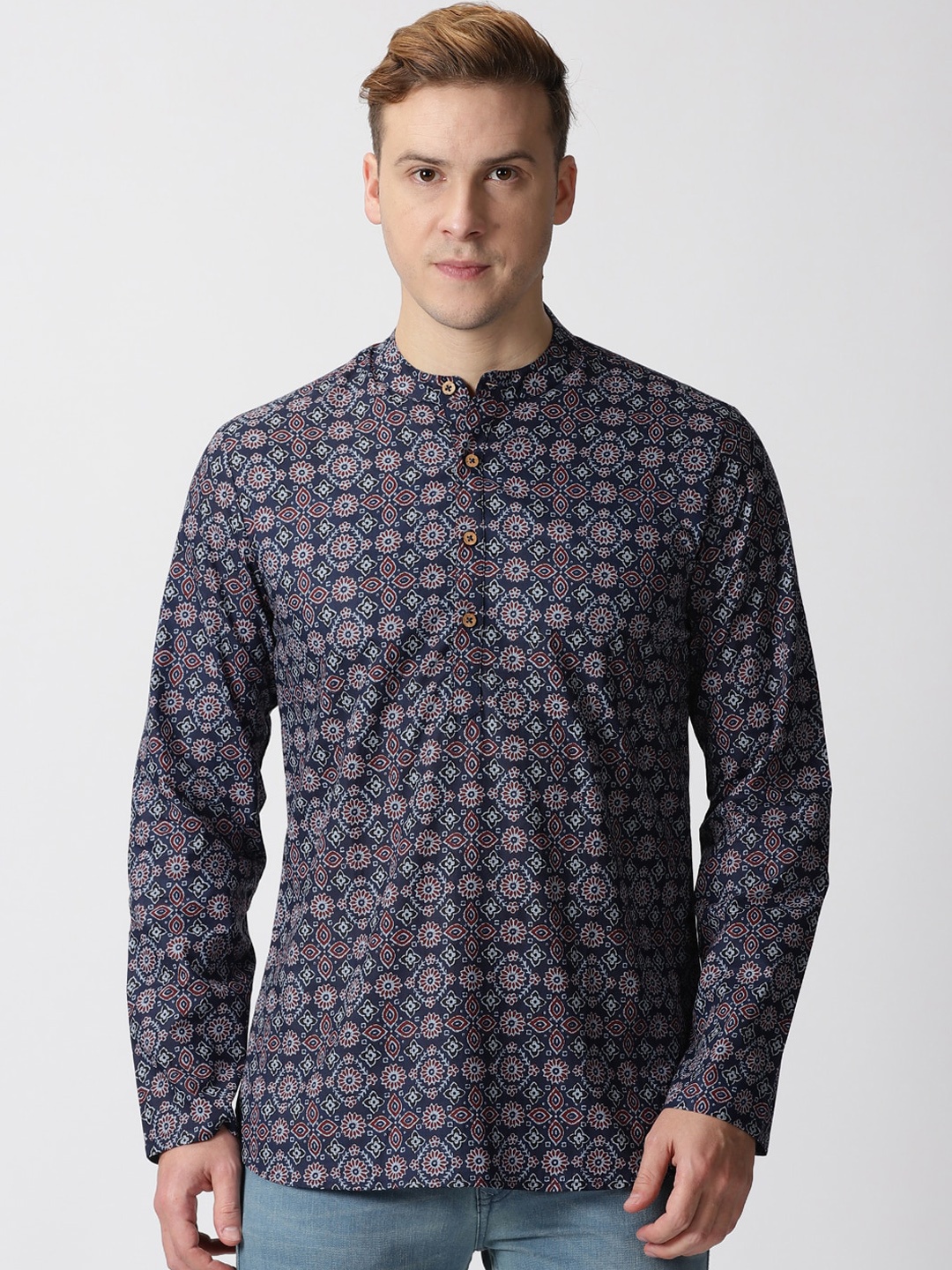 

Saffron Threads Men Abstract Printed Pure Cotton Kurta, Blue