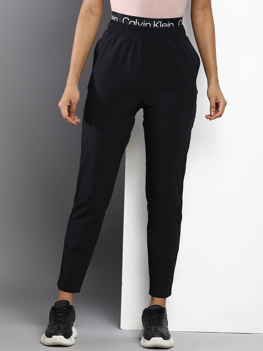 

Calvin Klein Jeans Women Mid-Rise Track Pants, Black