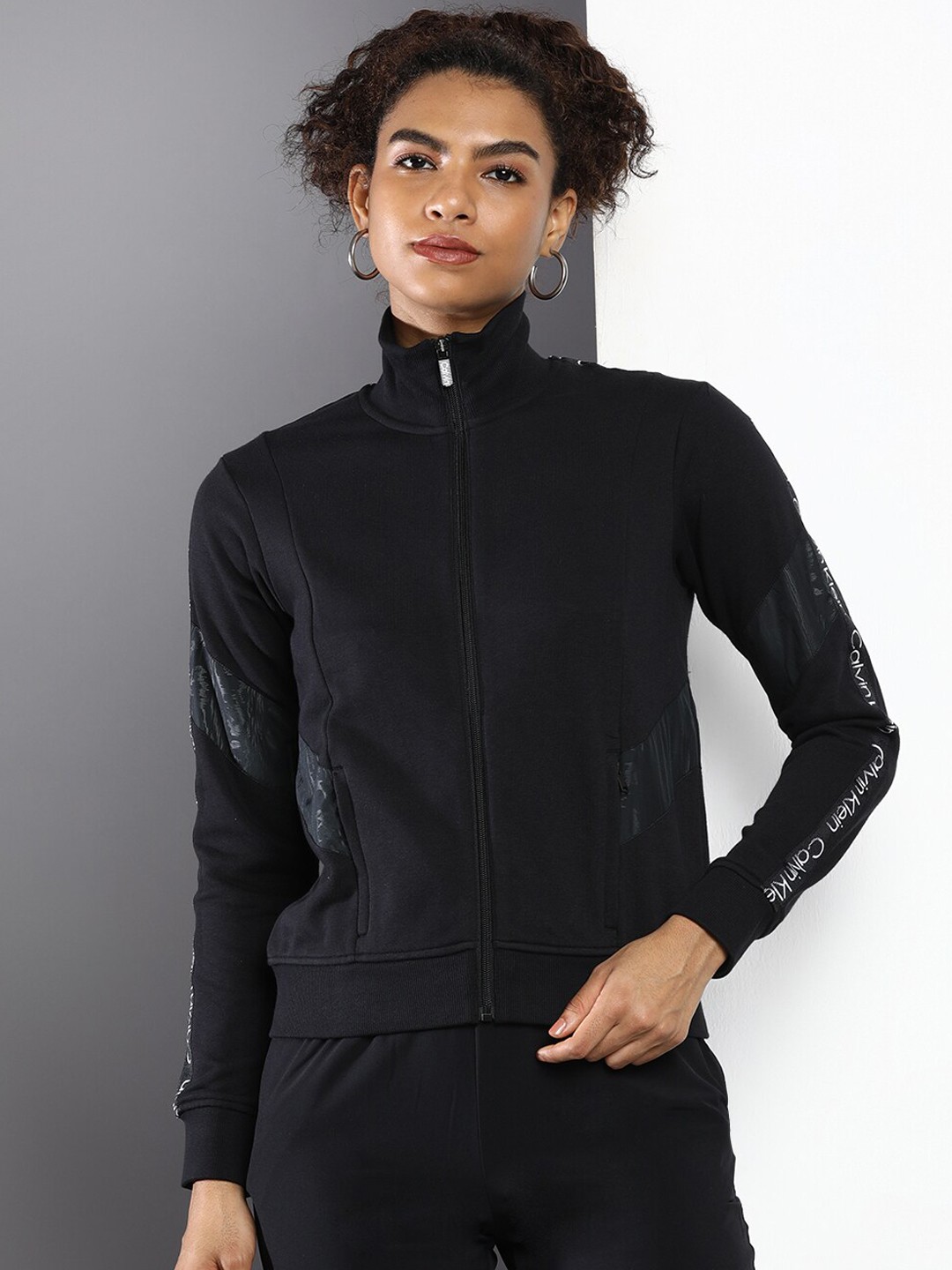 

Calvin Klein Jeans Women Lightweight Sporty Jacket, Black