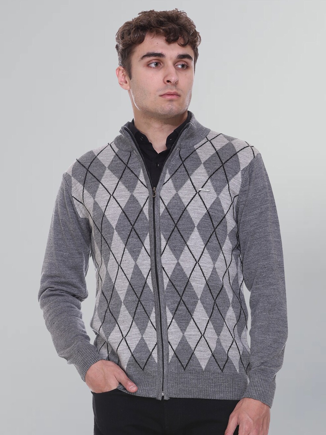 

GODFREY Men V-Neck Checked Cardigan, Grey
