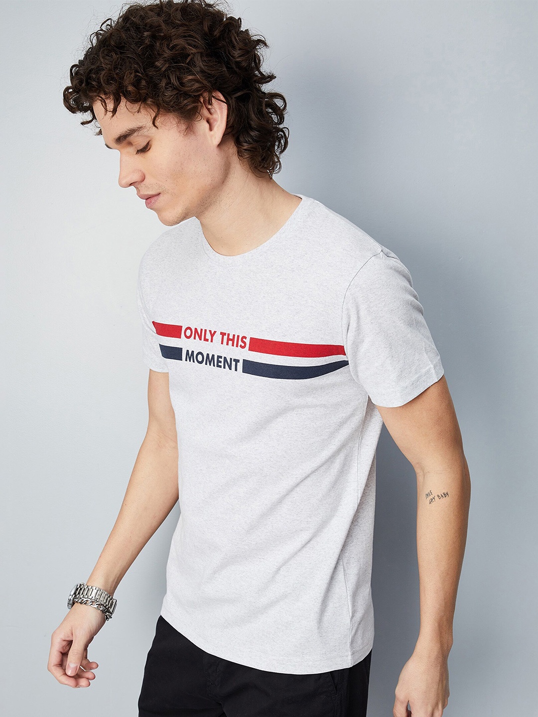 

max Men Typography Printed Cotton T-shirt, White