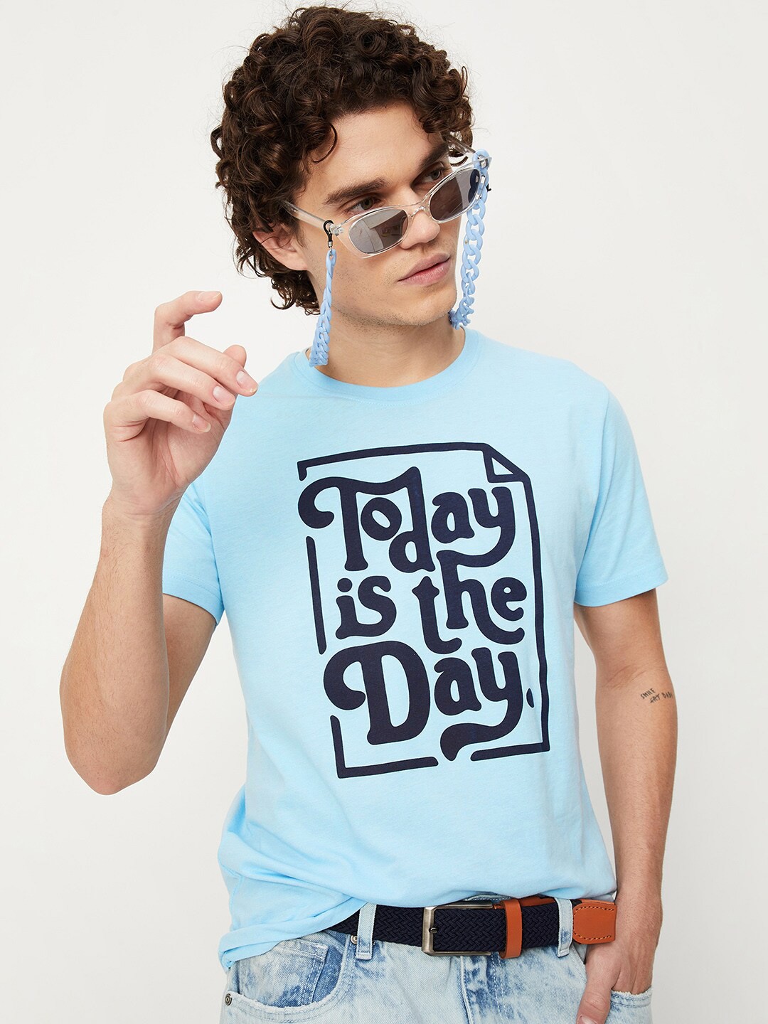 

max Men Typography Printed Pure Cotton T-shirt, Blue