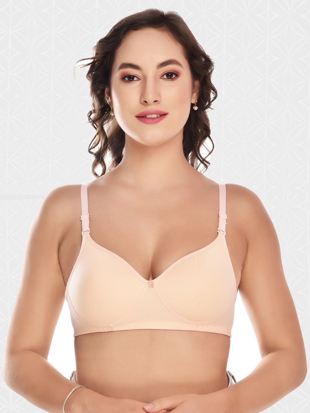 

Designer Bugs Lightly Padded Cotton Non Wired Seamless Bra, Peach