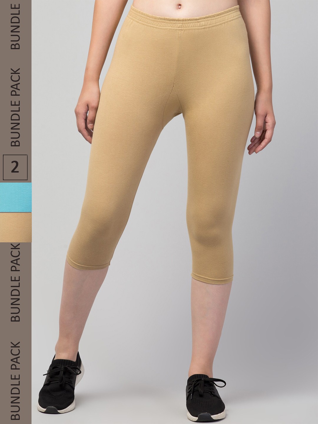 

Apraa & Parma Women Beige & Blue Skinny Fit Capris