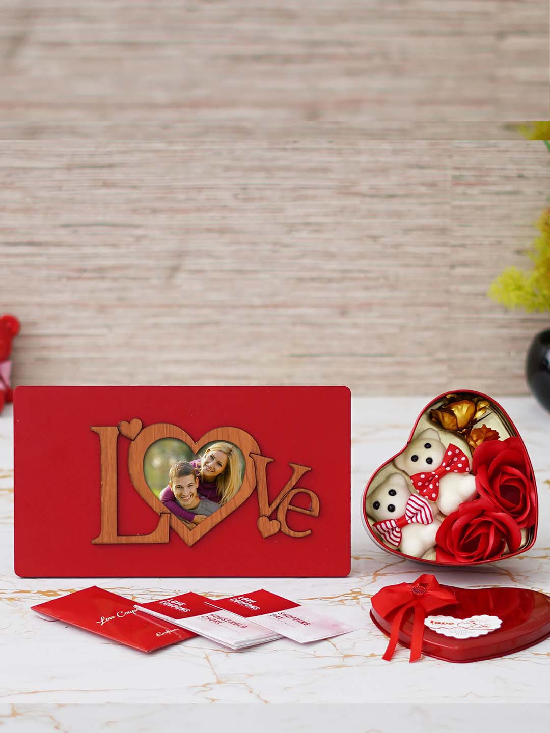 

eCraftIndia Red & White 3 Pcs Valentines Day Gift Set