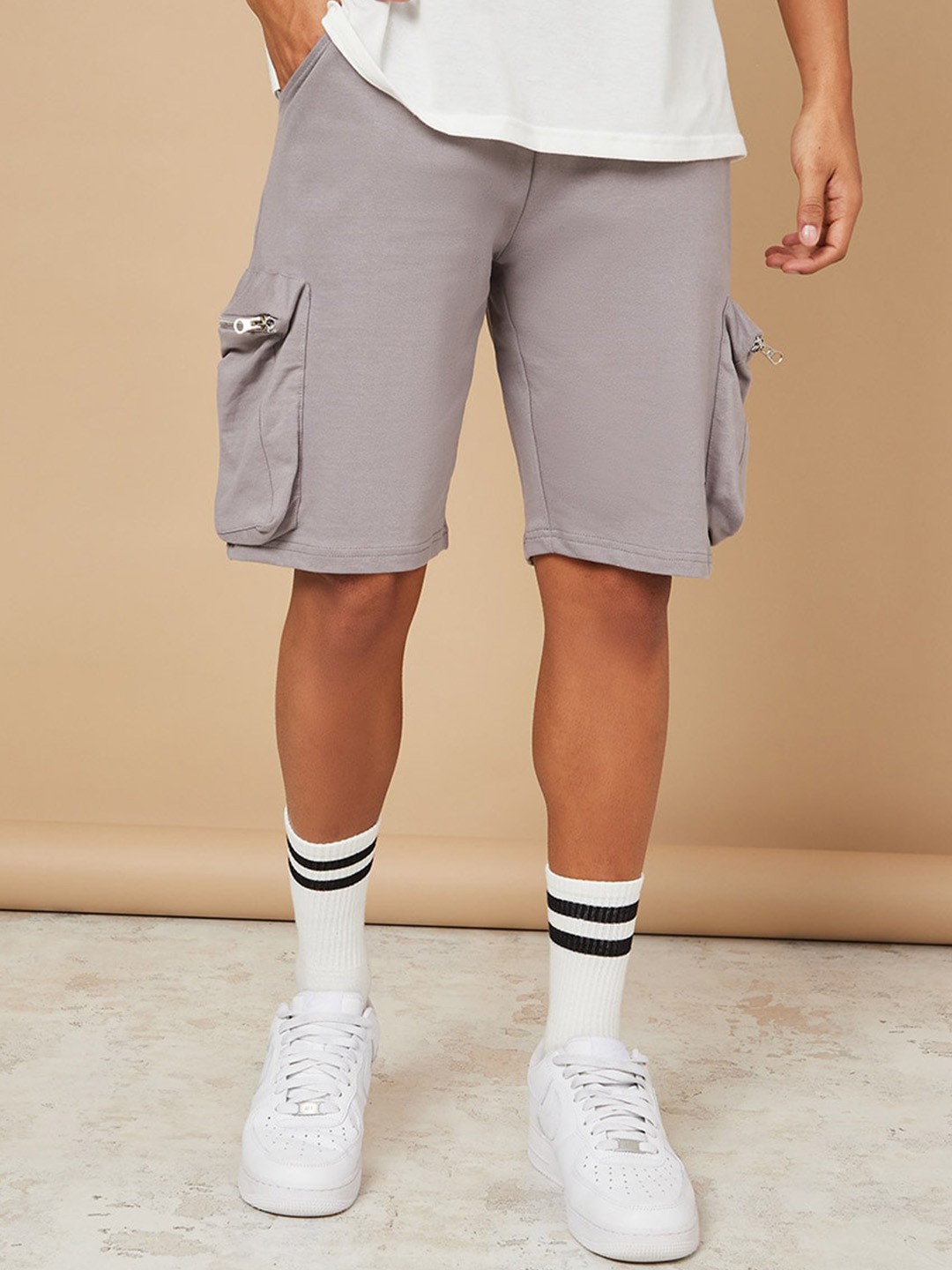 

Styli Men Loose Fit Cotton Cargo Shorts, Grey