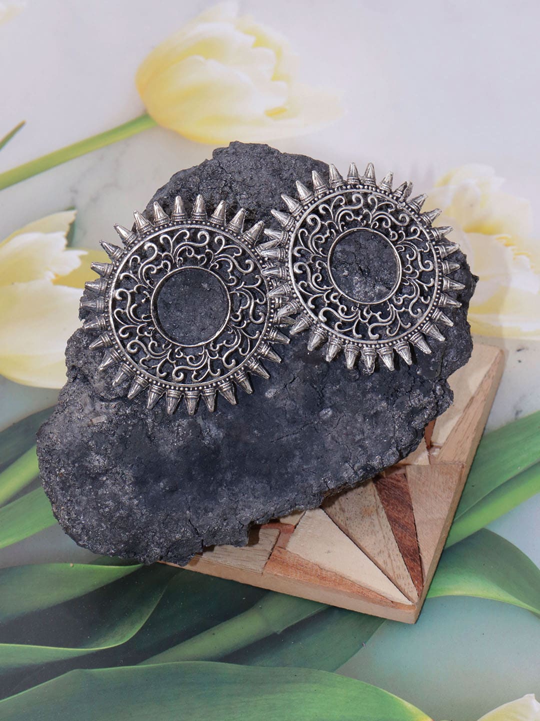 

VAGHBHATT Circular Studs Earrings, Silver