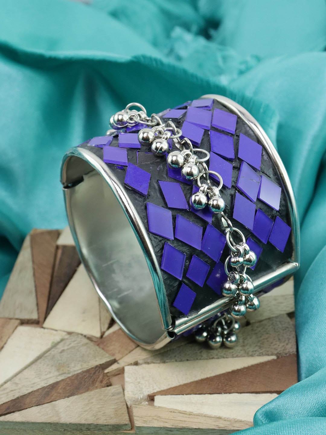 

VAGHBHATT Silver-Plated Mirror Studded Oxidised Bangle, Blue